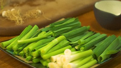 ​终于找到切葱的正确方法了！不辣眼睛不流泪，简单实用赶快试试吧