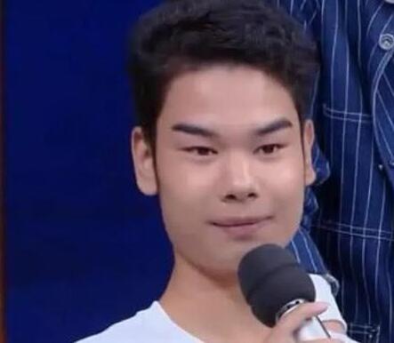 发际线男孩是谁