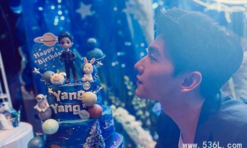 杨洋生日微博评论区超暖心 30岁生日好友王彦霖连忙送祝福
