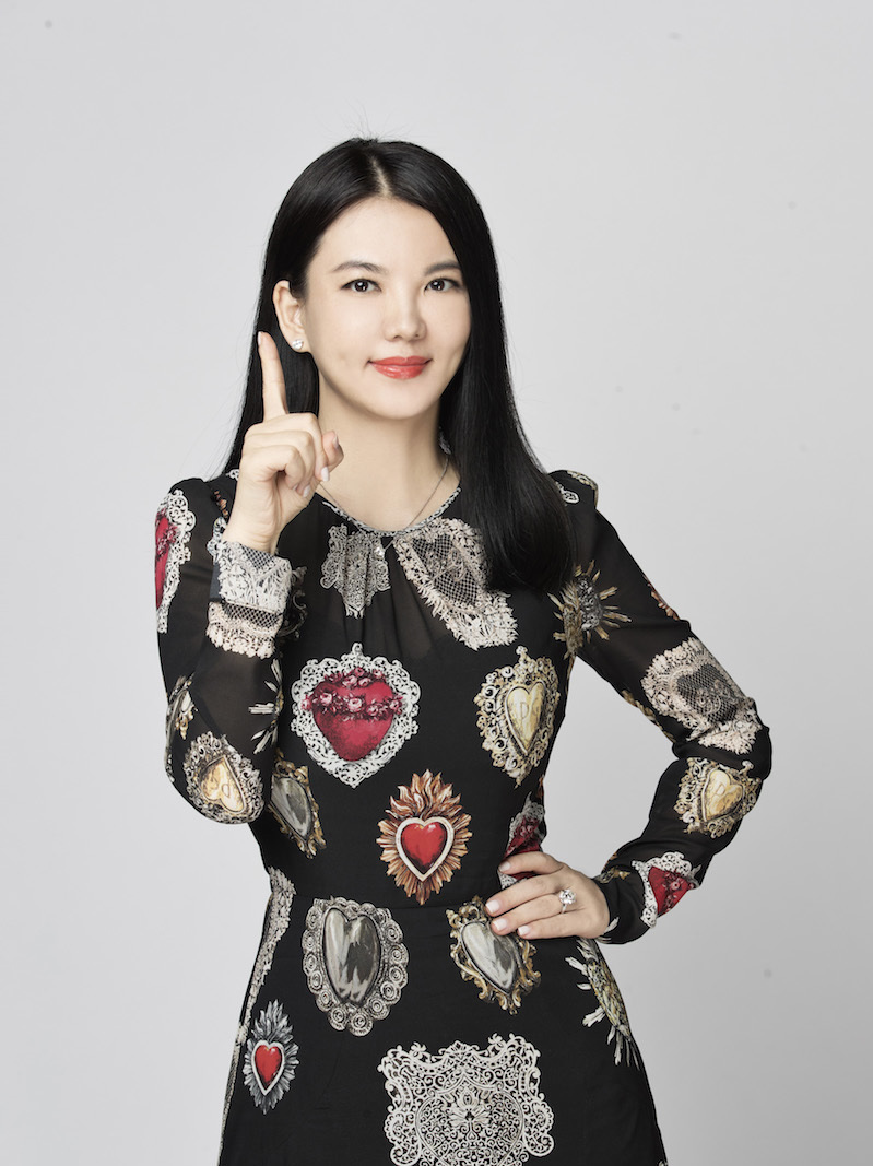 李湘：情断大学初恋，两段婚姻皆成空，她的强势未必是好事