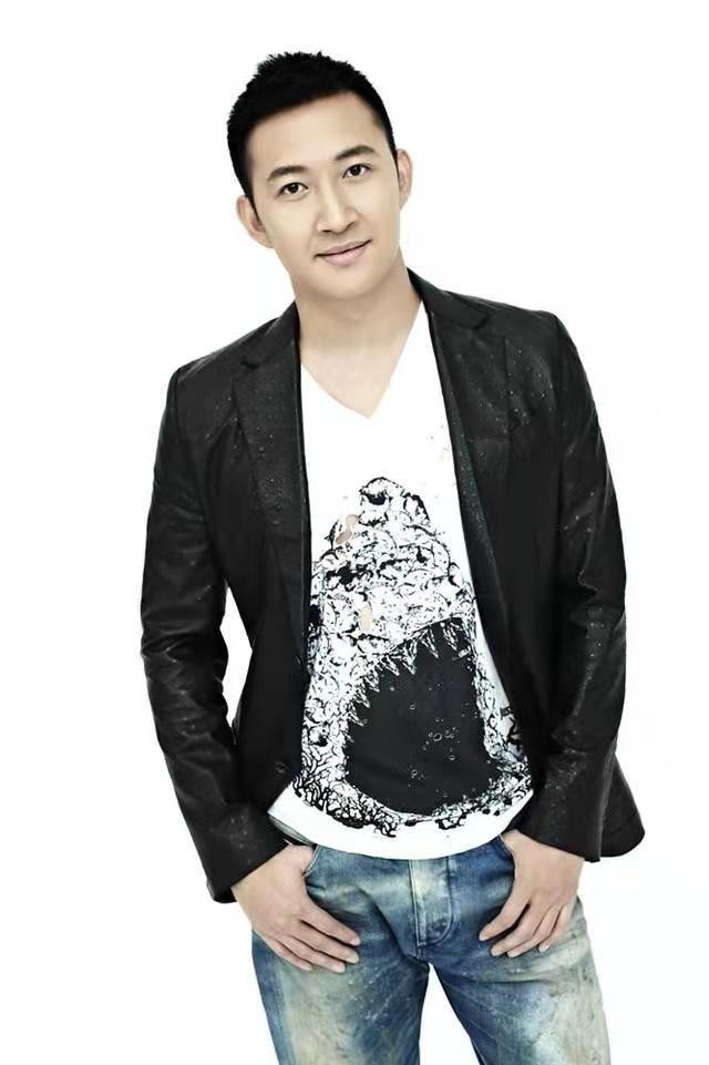 演员王阳:爱情为事业让路,妻子等他6年,婚后终于走红