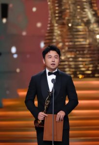 ​雷佳音个人资料简介(雷佳音一家三口照片合集)