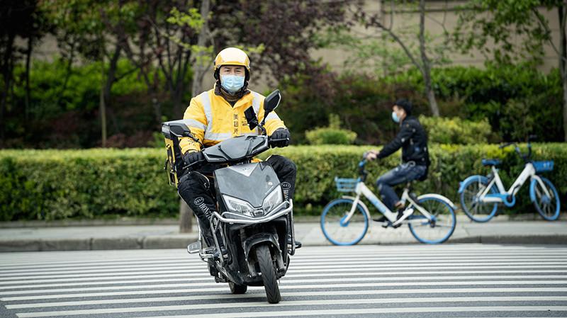 在一起电视剧演员表(张嘉益、靳东、陈数、雷佳音等50位明星加盟)