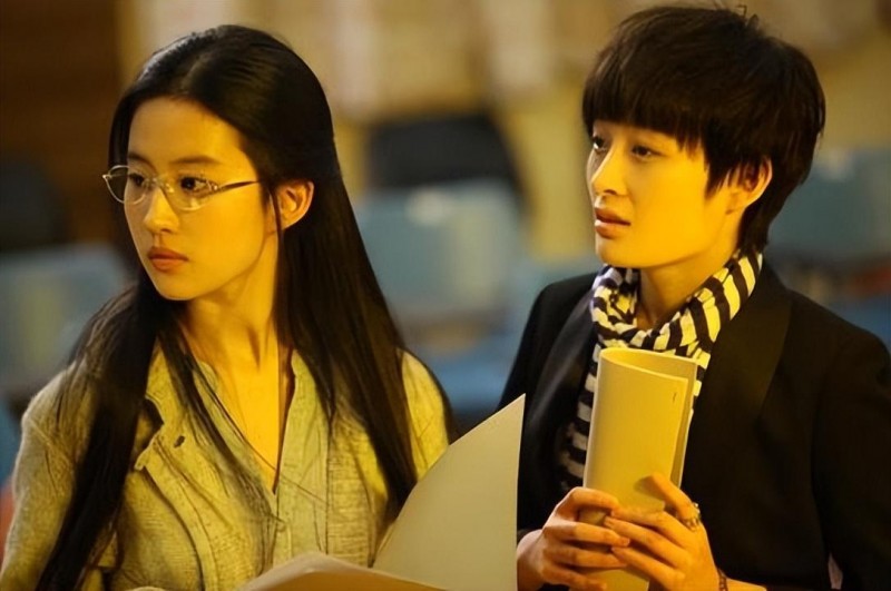 曾轶可爸爸是谁(高开低走曾轶可唱功差却晋级)