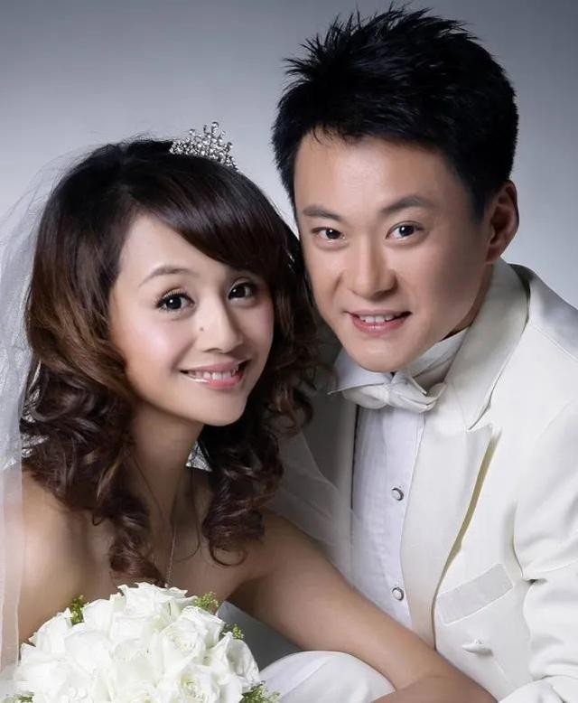 曹颖个人资料图片(演员曹颖结婚13年浪漫依旧)