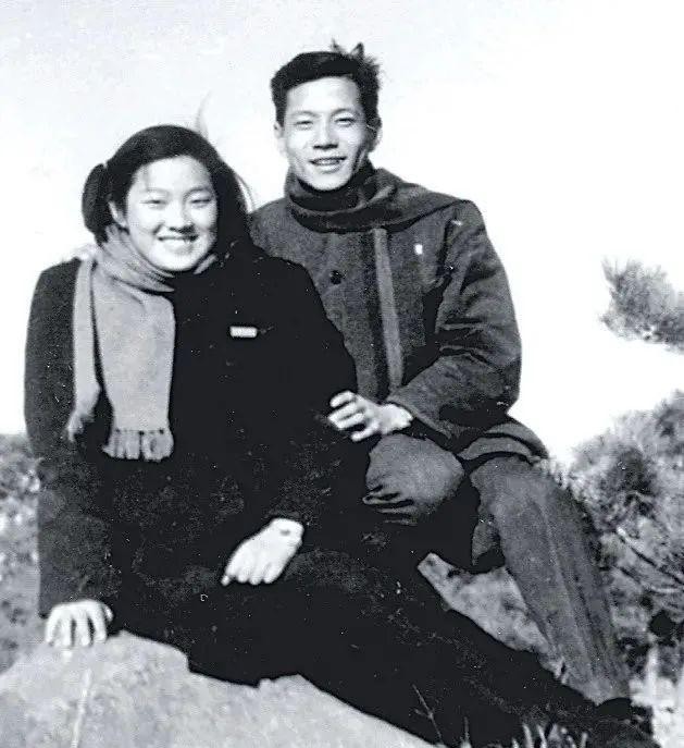 洪晃为什么长得像毛(时尚女魔头洪晃)