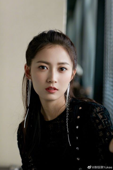 杨幂公司旗下艺人最新名单(女明星杨幂旗下的8位艺人)