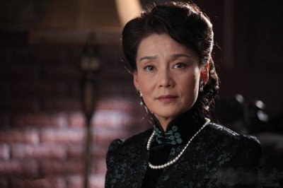 ​潘虹为什么不能生孩子现任老公是谁？潘虹出家当尼姑了在什么寺庙