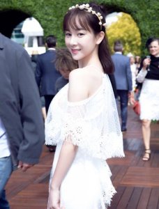 ​张檬刘雨欣事件(张檬向刘雨欣道歉，承认是小三，却被刘雨欣大度原谅)