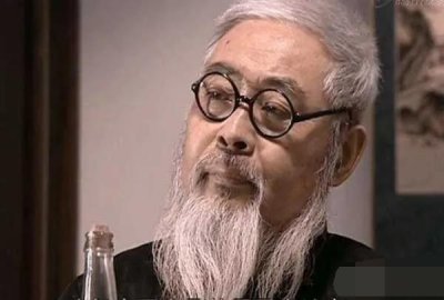 ​《亮剑》里田雨的父亲田墨轩，风骨傲然的老派知识分子，你怎么看
