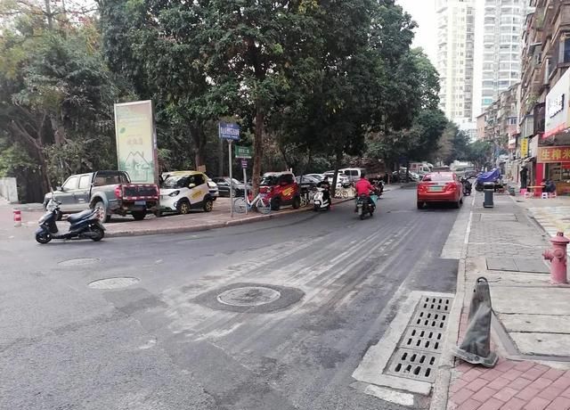 城市里的泄水井,井盖为什么是圆的呢图3