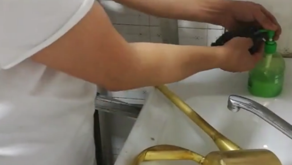 铜壶开壶为什么要用白醋呢,不粘锅为什么开锅要求用白醋煮十分钟图3