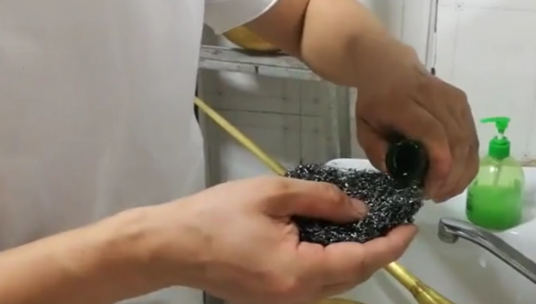 铜壶开壶为什么要用白醋呢,不粘锅为什么开锅要求用白醋煮十分钟图4