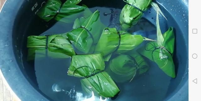 生粽子煮一个小时能熟吗,一斤重的粽子煮多长时间?图5
