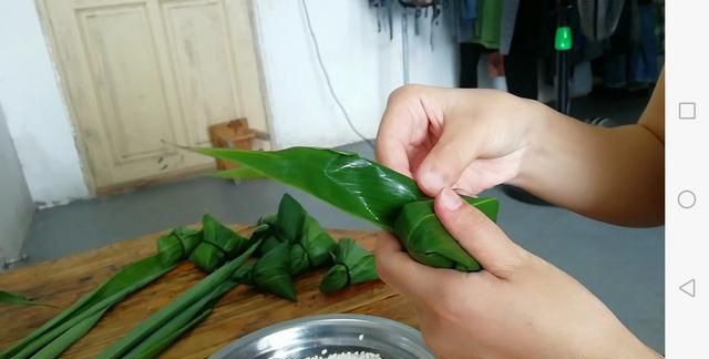 生粽子煮一个小时能熟吗,一斤重的粽子煮多长时间?图4