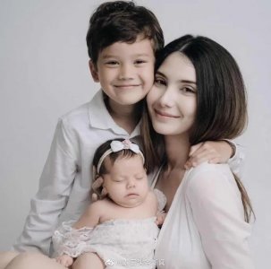 ​泰国当红男星Mike前女友承认和其他男人生孩子