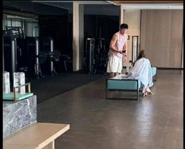 ​黄景瑜绯闻再引波澜，女生相伴于健身房，粉丝：绯闻女友真是多