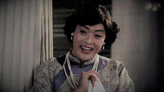 曾出演“亮剑”，后因双目失明自杀二次失败，今女装亮相成视帝！