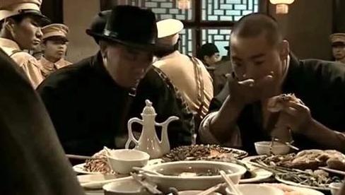 曾出演“亮剑”，后因双目失明自杀二次失败，今女装亮相成视帝！