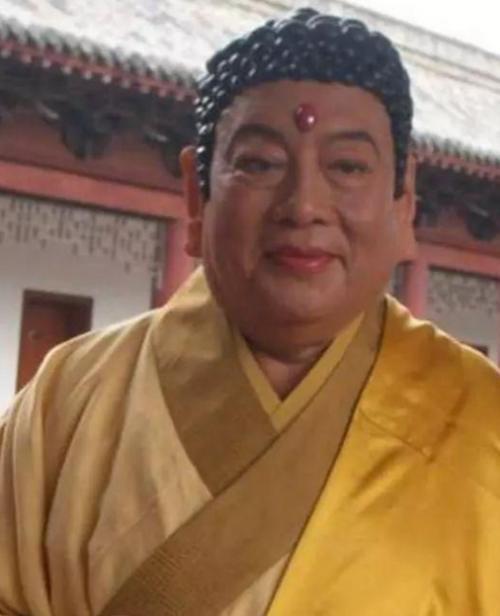 79岁“如来佛祖”近照,因太真切以为是“佛祖”现身,都朝他跪