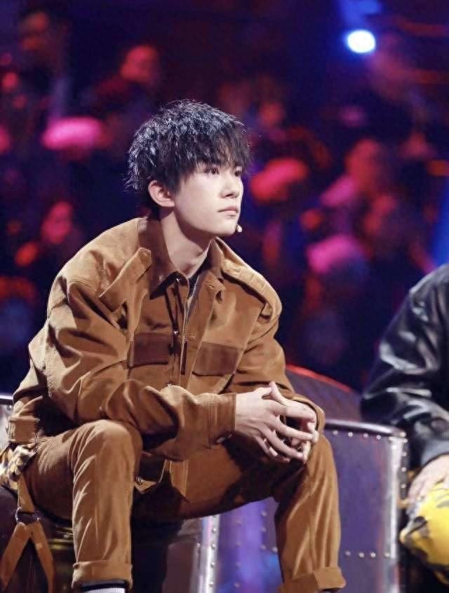 “渣男锡纸烫,渣女大波浪”系列，男明星锡纸烫痞帅痞帅的！喜欢