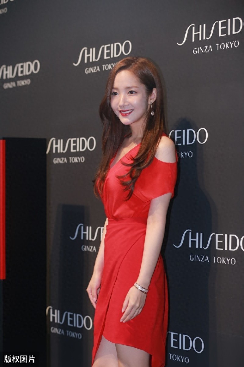 朴敏英新剧吻戏，朴舒俊发文疑似在吃醋，这对cp嗑得好甜好真