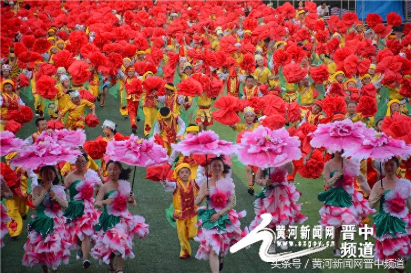 榆次九 中窑上小学（1200人）表演的情景剧《千秋魏榆》