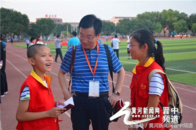 榆次九 中窑上小学（1200人）表演的情景剧《千秋魏榆》