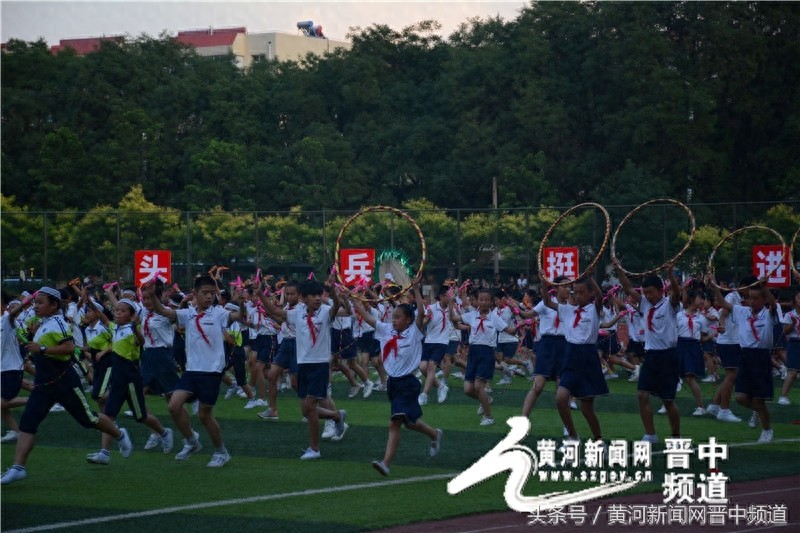 榆次九 中窑上小学（1200人）表演的情景剧《千秋魏榆》