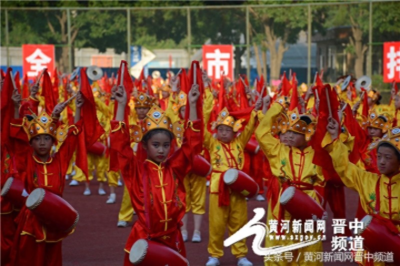 榆次九 中窑上小学（1200人）表演的情景剧《千秋魏榆》
