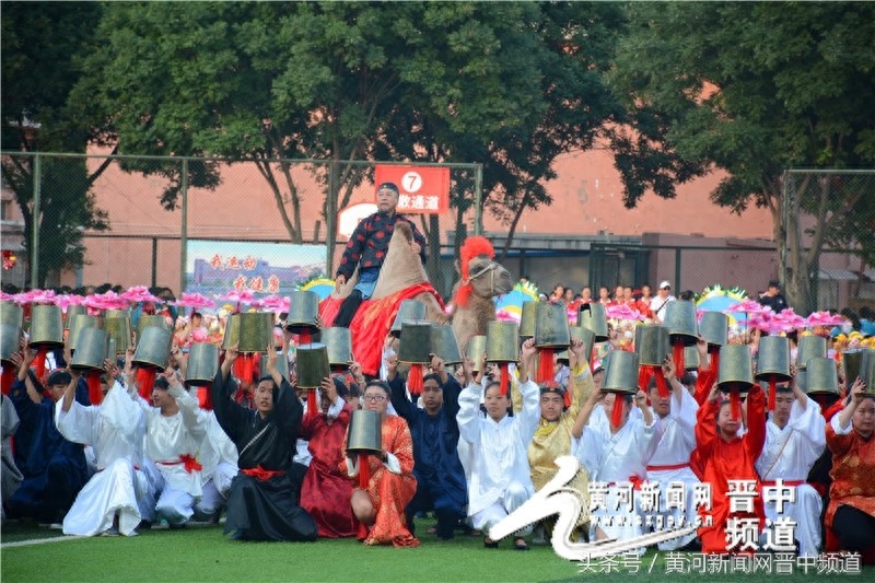 榆次九 中窑上小学（1200人）表演的情景剧《千秋魏榆》