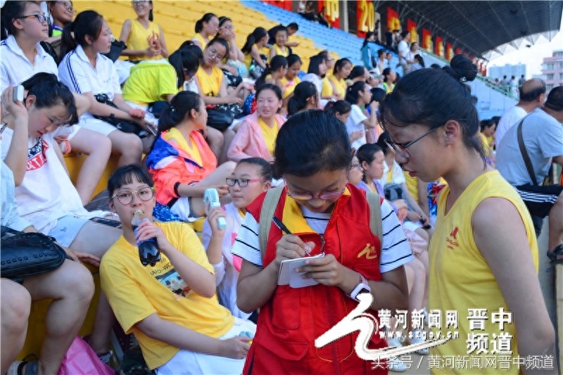 榆次九 中窑上小学（1200人）表演的情景剧《千秋魏榆》