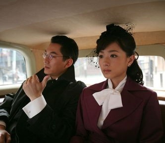 40岁左小青富商老公全家照曝光，揭秘四段情史