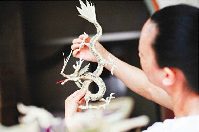 民间传统手工艺——棕叶编织，从玩具变成艺术品