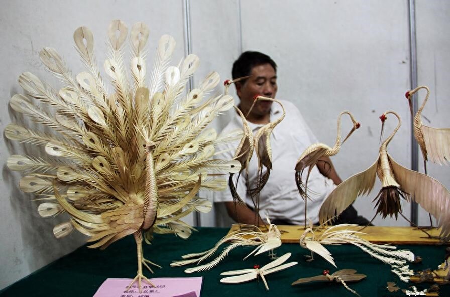 民间传统手工艺——棕叶编织，从玩具变成艺术品
