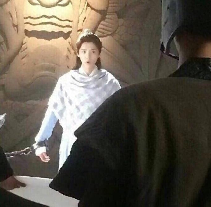 鹿晗《择天记》剧照出炉，清秀俊逸完美展示陈长生！