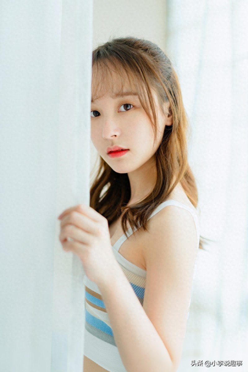 紧身衣美女大长腿性感私房写真