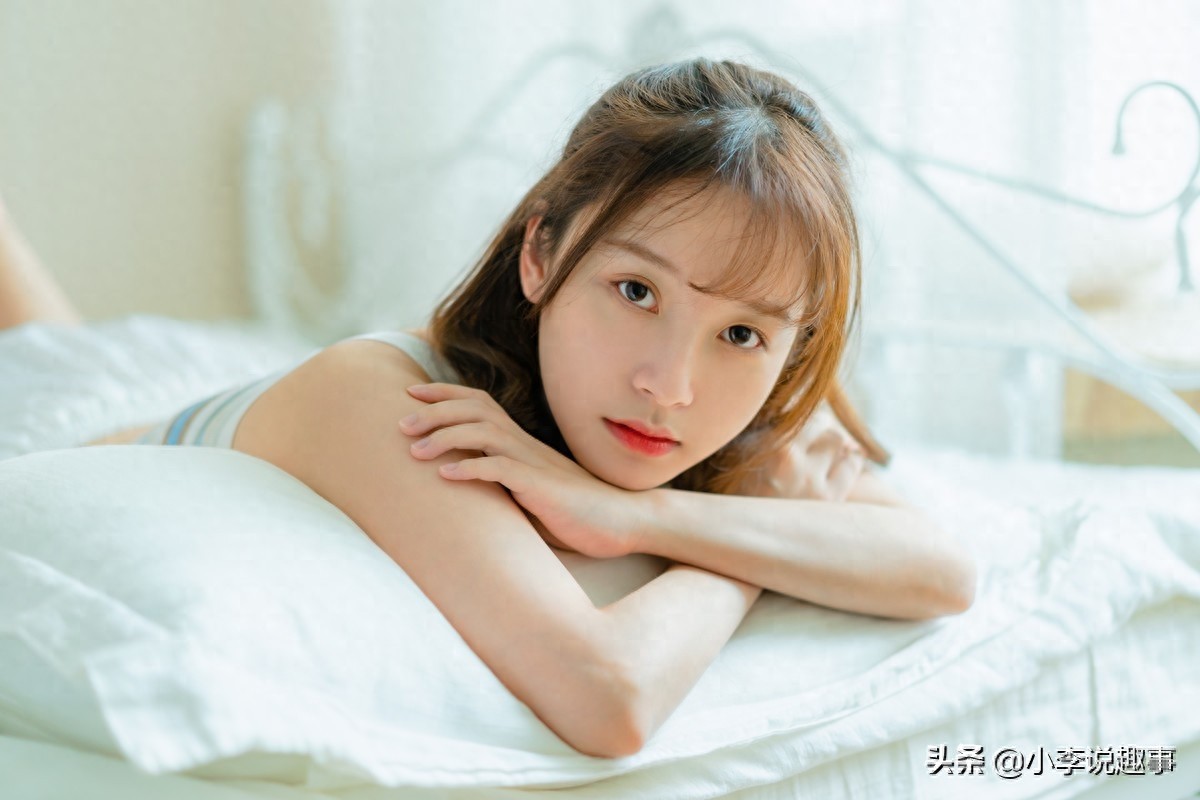 紧身衣美女大长腿性感私房写真