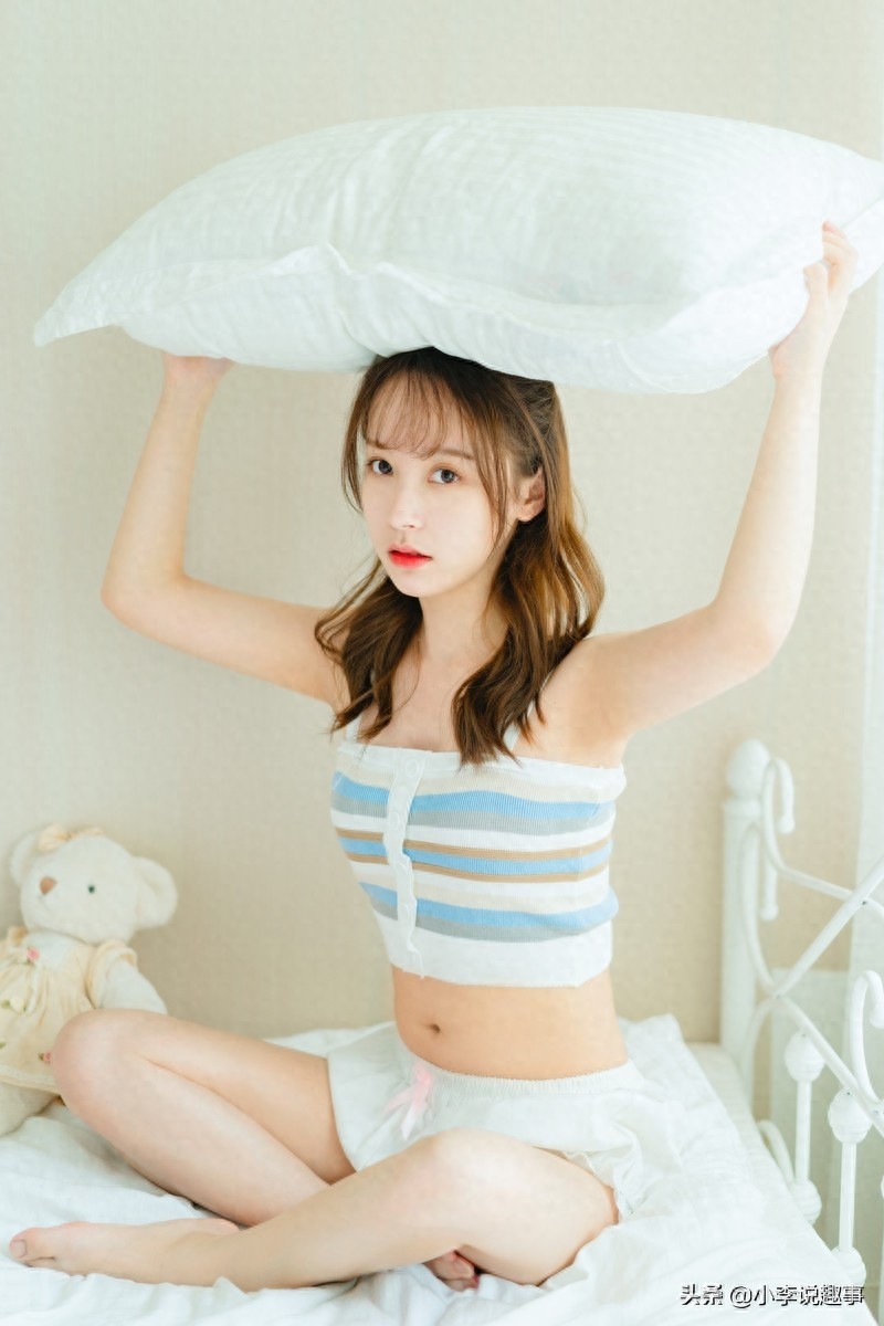 紧身衣美女大长腿性感私房写真