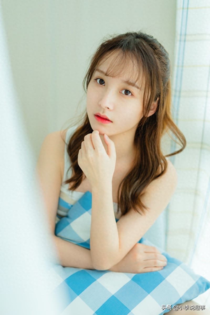 紧身衣美女大长腿性感私房写真