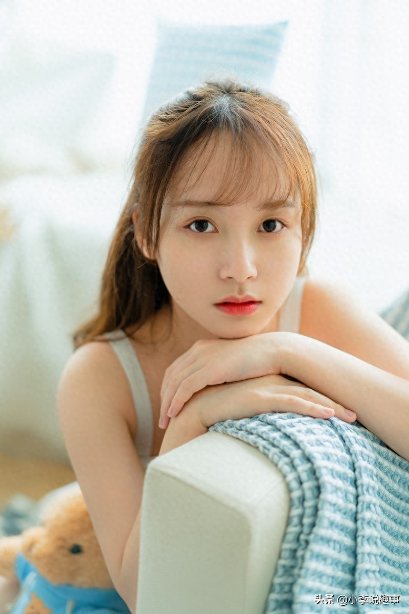 紧身衣美女大长腿性感私房写真