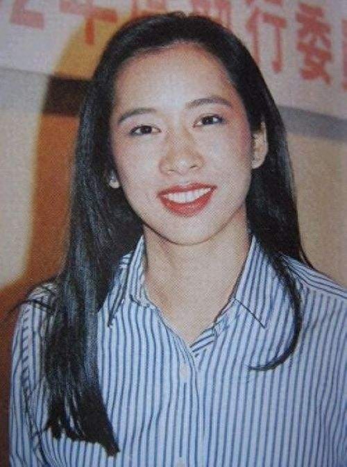 朱玲玲：天生富贵命，18岁风光嫁豪门，27年后离婚，50岁再嫁豪门