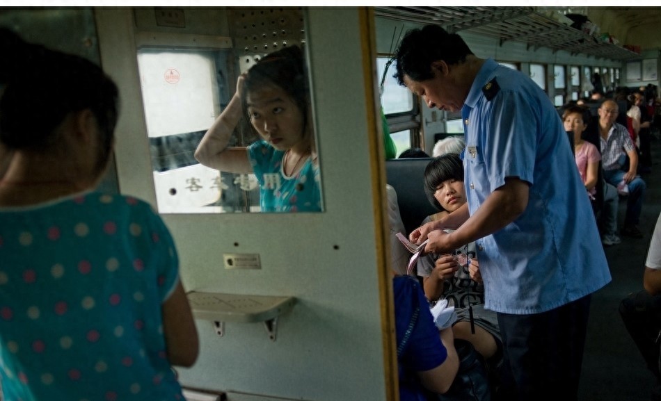 车里车外皆是风景：中国绿皮车纪实