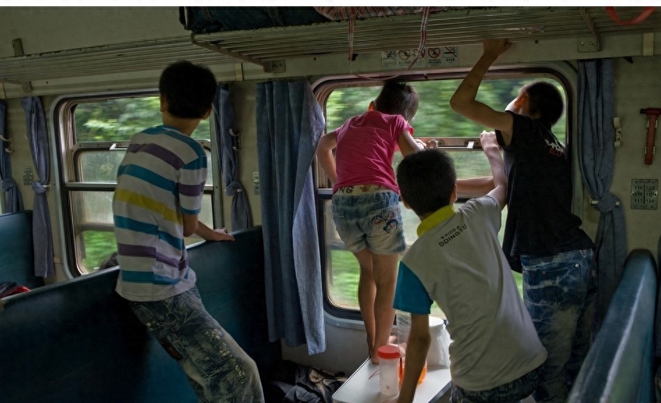 车里车外皆是风景：中国绿皮车纪实