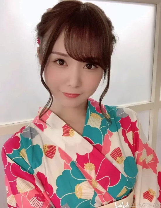 水娃骑士坂道美琉写真分享，喜欢掌控全局的感觉！