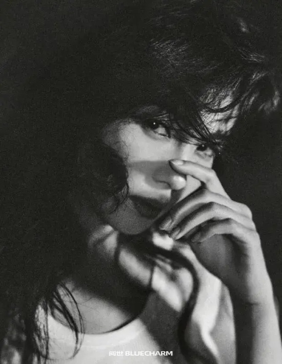 刘涛胶片感写真大片，展现东方女人的神秘感