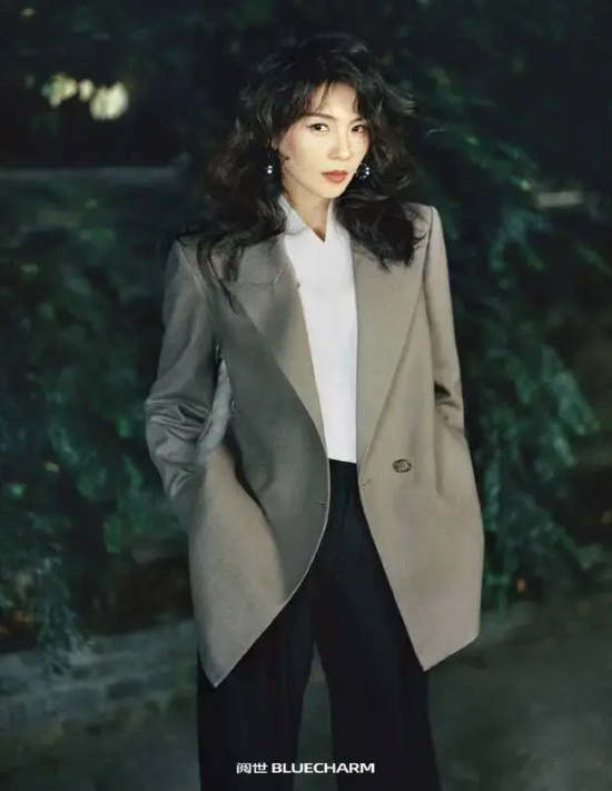 刘涛胶片感写真大片，展现东方女人的神秘感