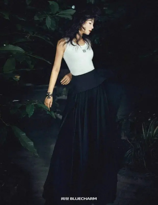 刘涛胶片感写真大片，展现东方女人的神秘感