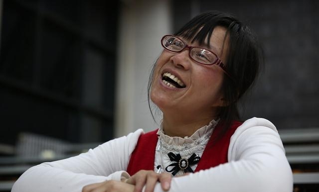 余秀华月光落在左手上原文(月光落在左手上原文) 余秀华 月光 第1张