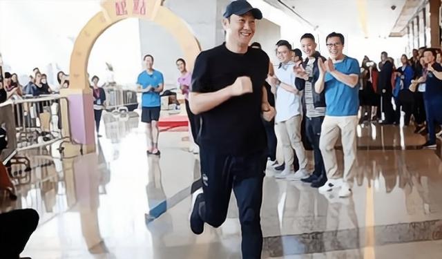 黎明为什么要跟乐基儿离婚呢(甘愿低调的黎明)(34)